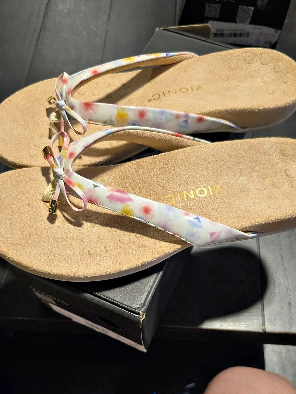 Vionic Bella Cream Poppy Print Floral Sandals Multicolor NIB